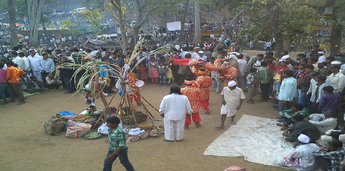 आदिवासी लोकांचे कुलदैवत डोंग-यादेव